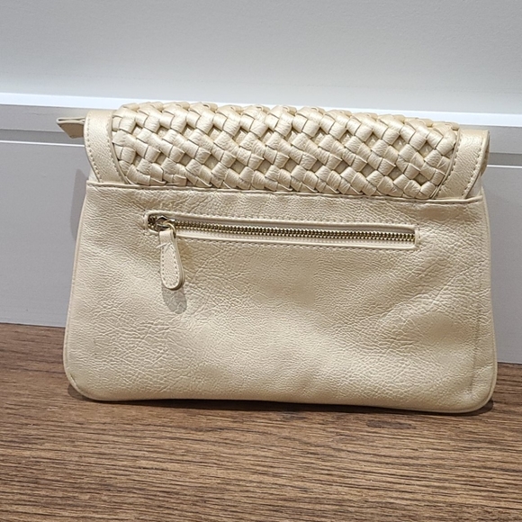 Bebe cream with gold plated cluth - Picture 2 of 5